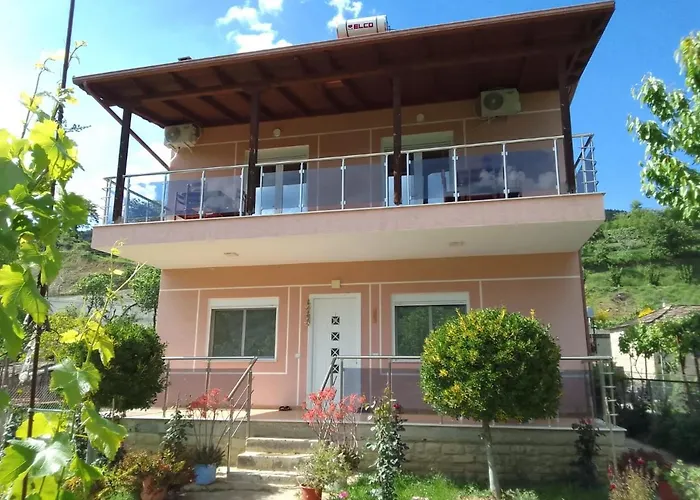 Bujtina Bego 住宿加早餐酒店 Zhaban